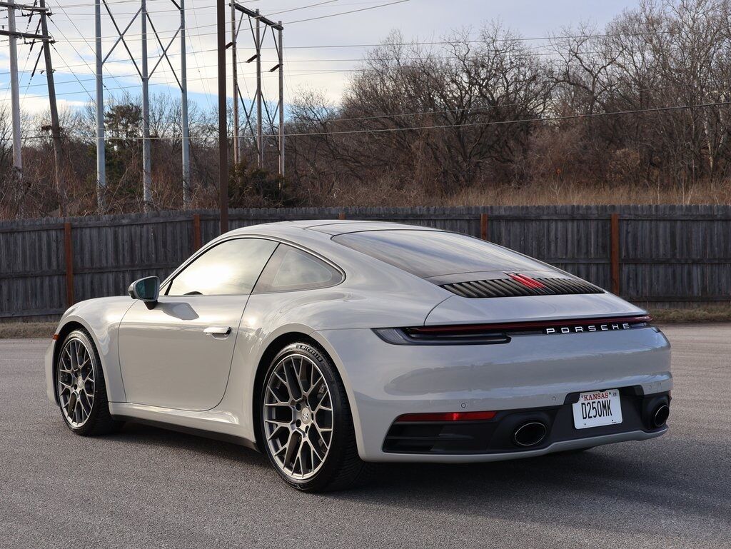 2022 Porsche 911 Carrera