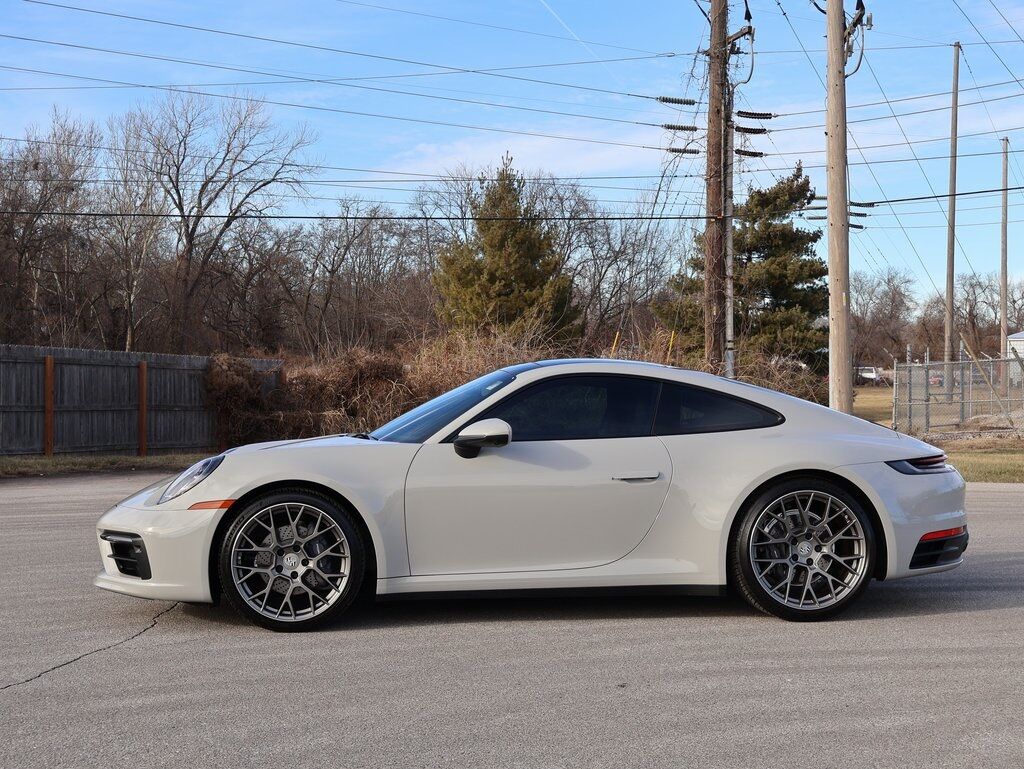 2022 Porsche 911 Carrera