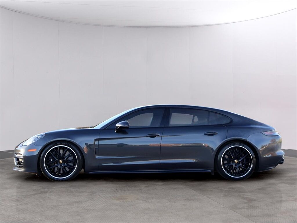 2022 Porsche Panamera Turbo S Executive
