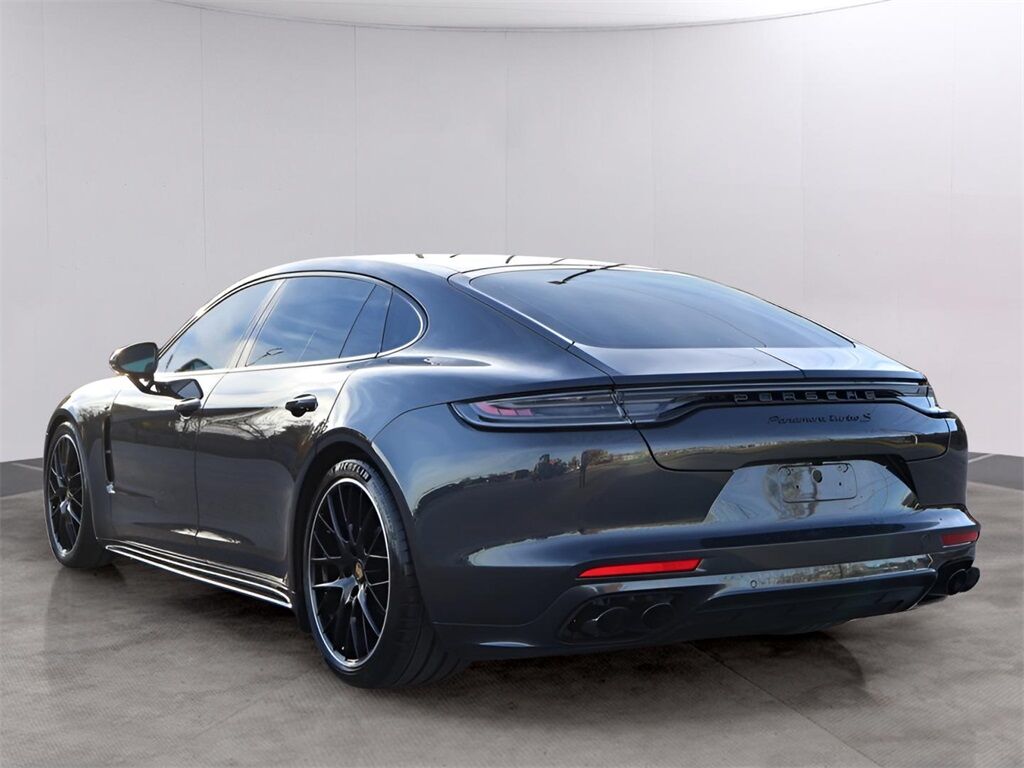 2022 Porsche Panamera Turbo S Executive