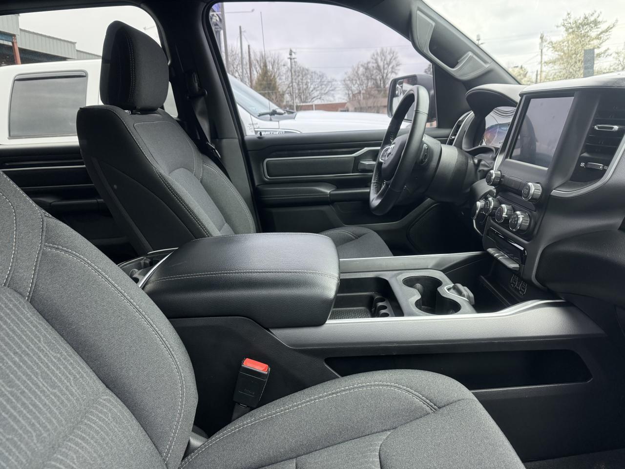 RAM1500 CREW CAB 4X420
