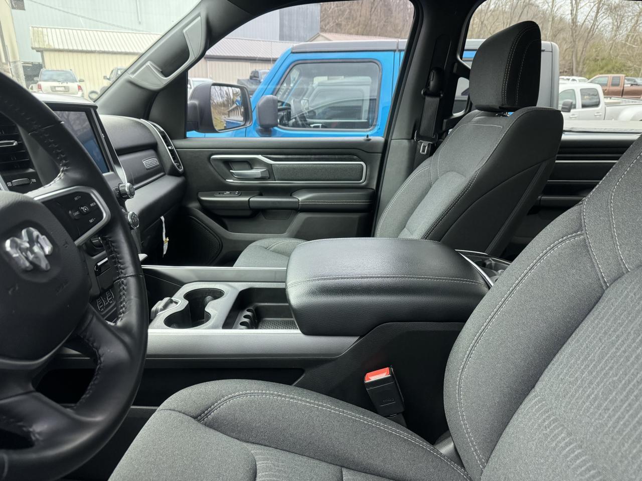 RAM1500 CREW CAB 4X416