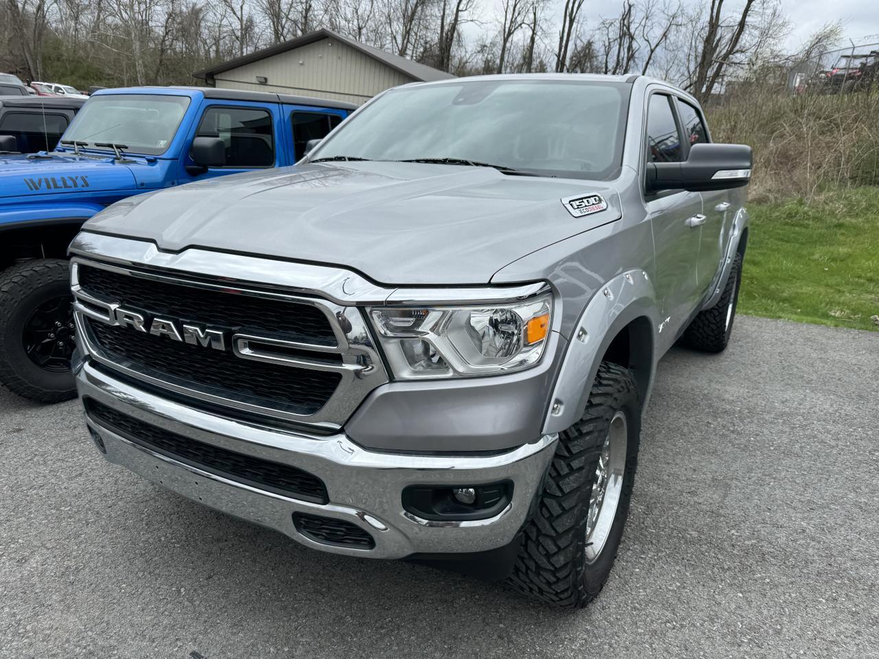RAM1500 CREW CAB 4X43