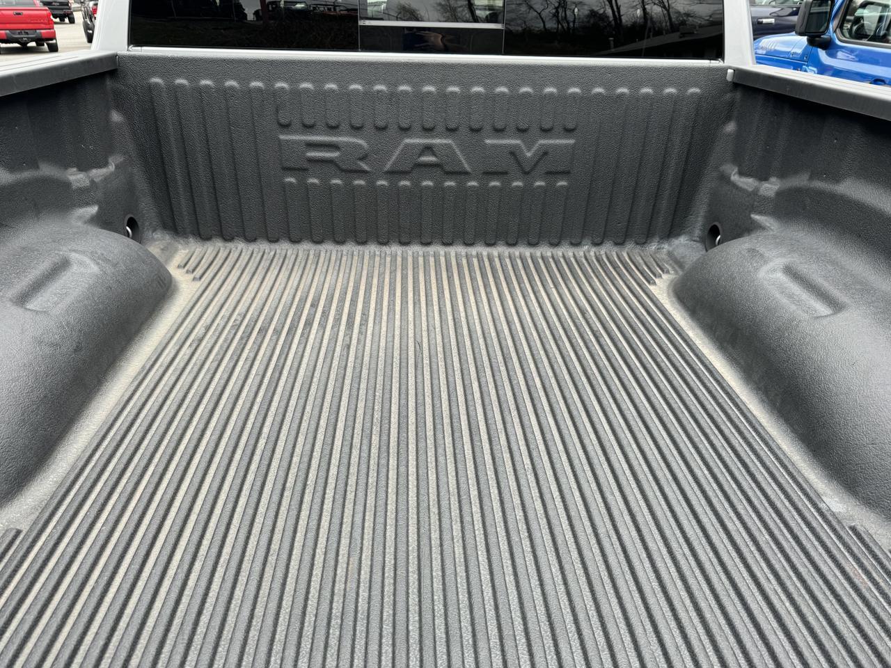 RAM1500 CREW CAB 4X49
