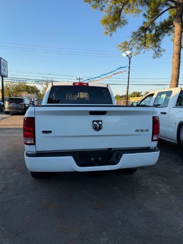 2022 Ram 1500 Classic Express Crew Cab 4x4 5'7 Box 2022 Ram 1500 Classic Express Crew Cab 4x4 5'7 Box