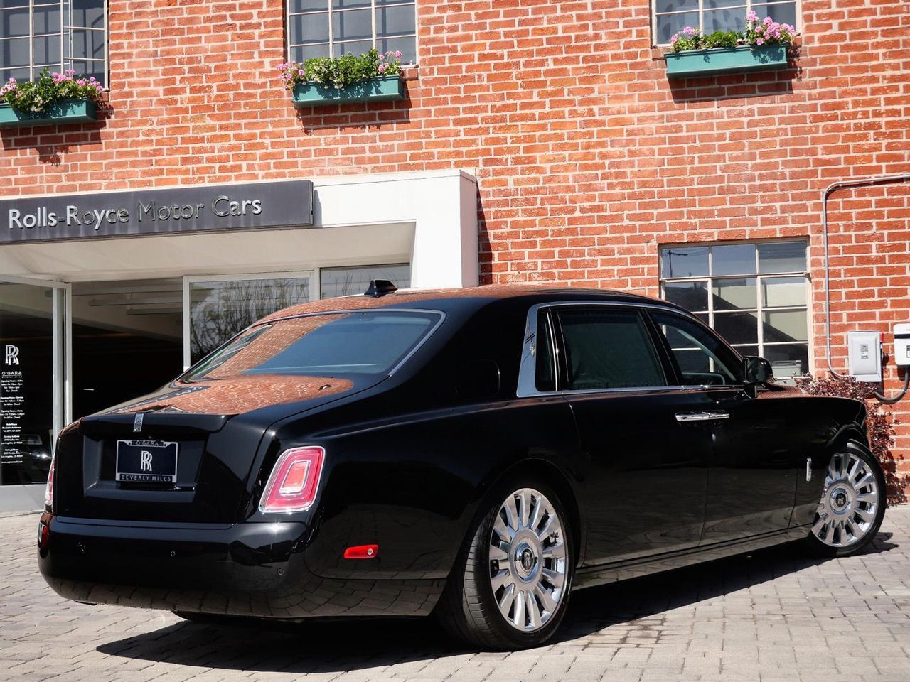 2022 Rolls-Royce Phantom