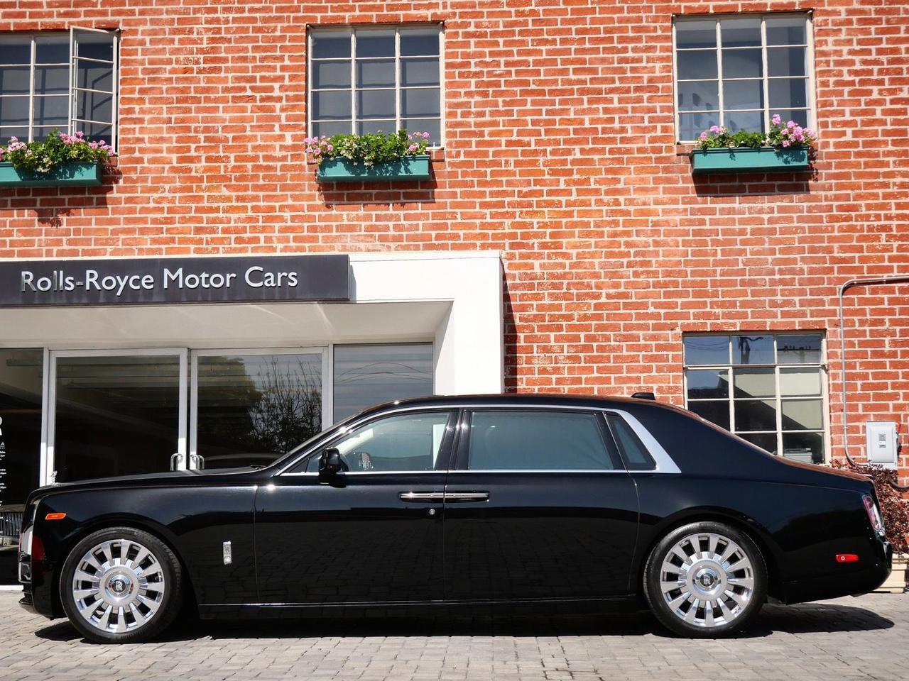 2022 Rolls-Royce Phantom