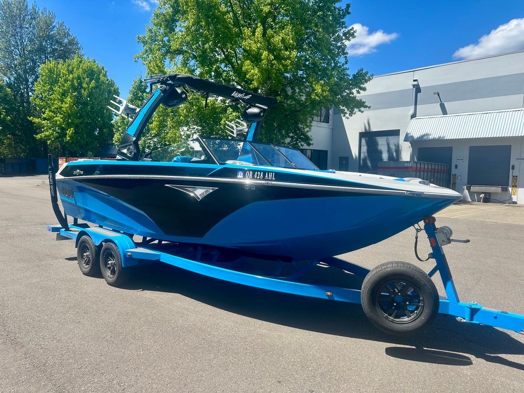 2022 Tige Z3 Wake Surf Boat 2022 Tige Z3 Wake Surf Boat