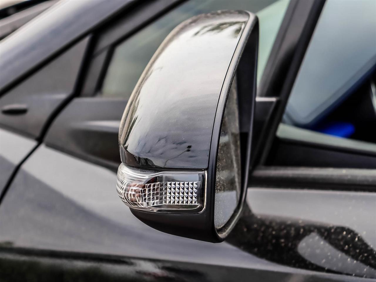 2022 Toyota C-HR XLE Premium Mississauga ON