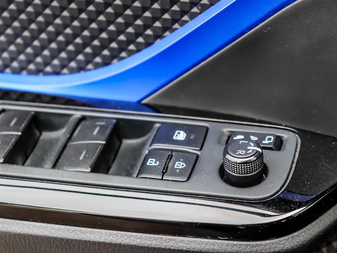 2022 Toyota C-HR XLE Premium Mississauga ON