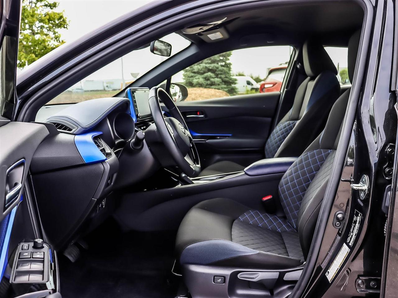 2022 Toyota C-HR XLE Premium Mississauga ON