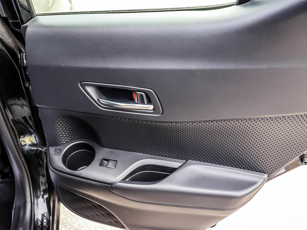 2022 Toyota C-HR XLE Premium Mississauga ON