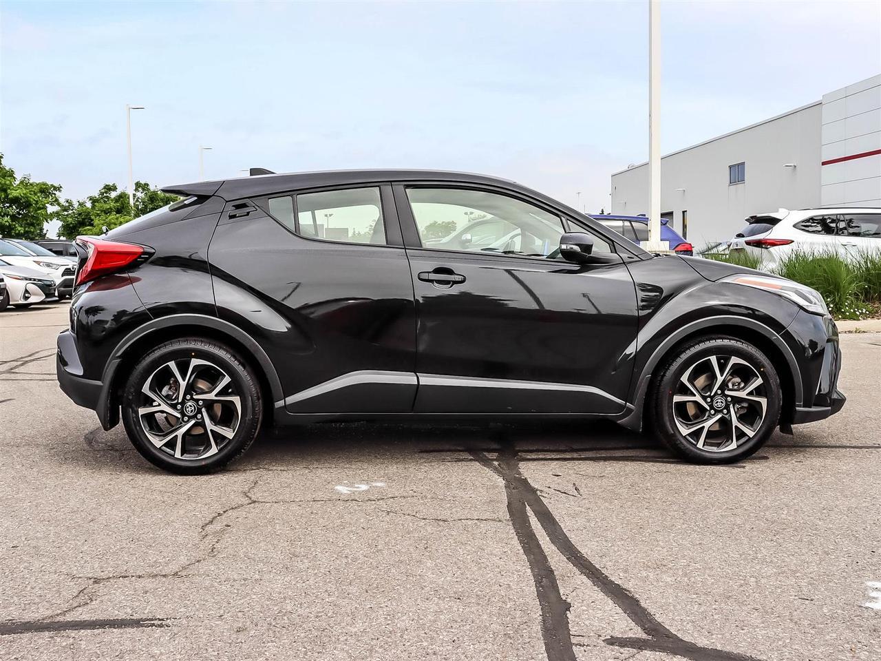2022 Toyota C-HR XLE Premium Mississauga ON