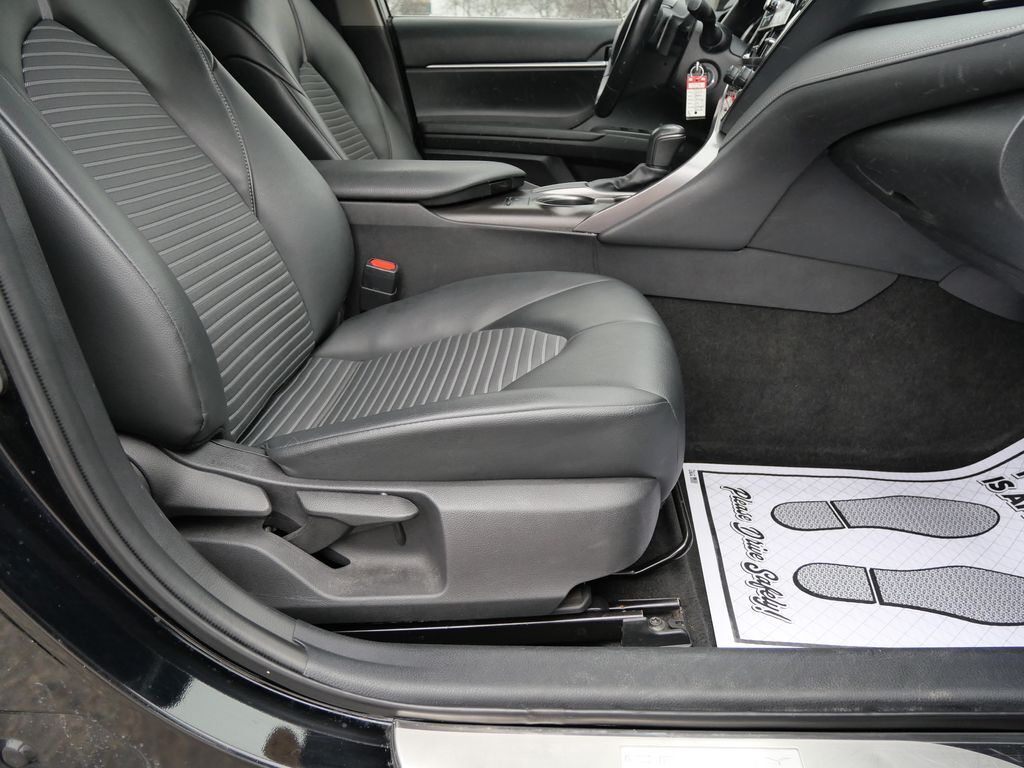 2022 Toyota Camry SE Nightshade Mt Pleasant MI