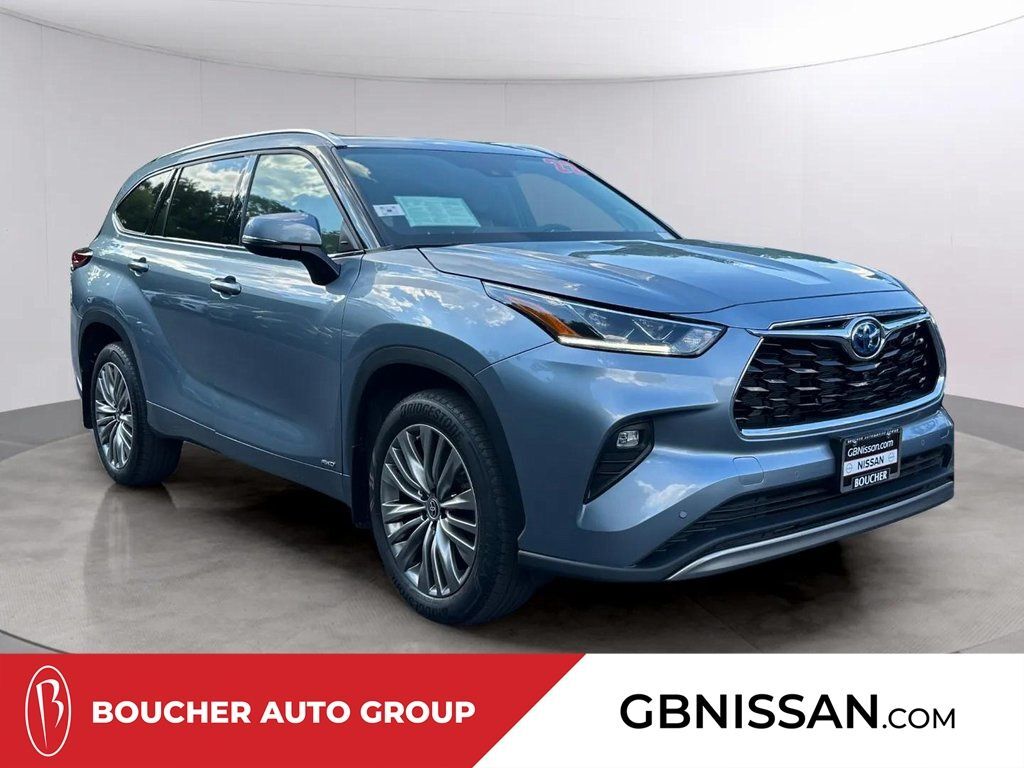 2022 Toyota Highlander Hybrid Platinum
