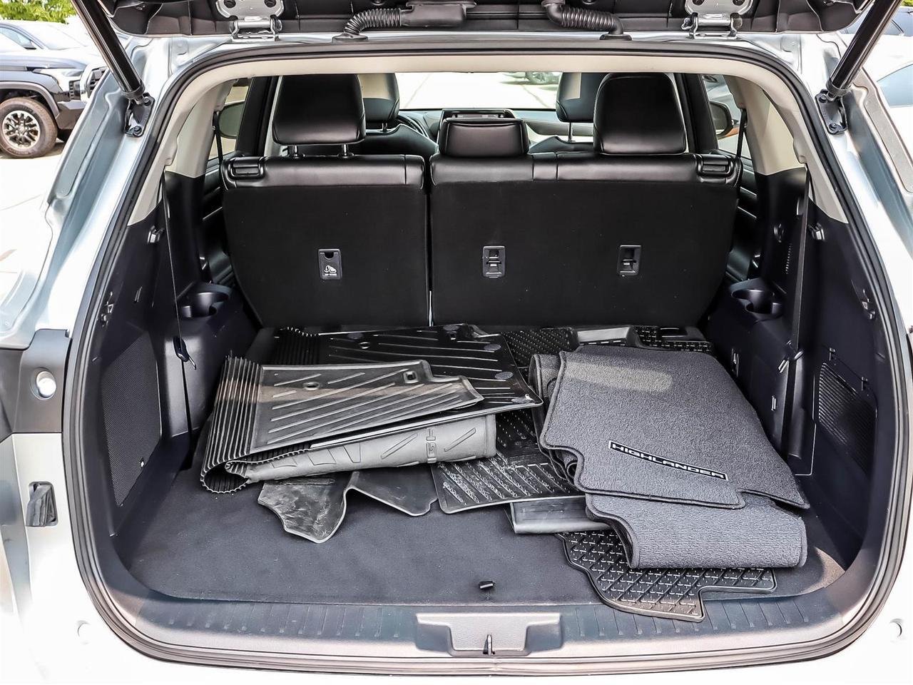 2022 Toyota Highlander Limited Mississauga ON