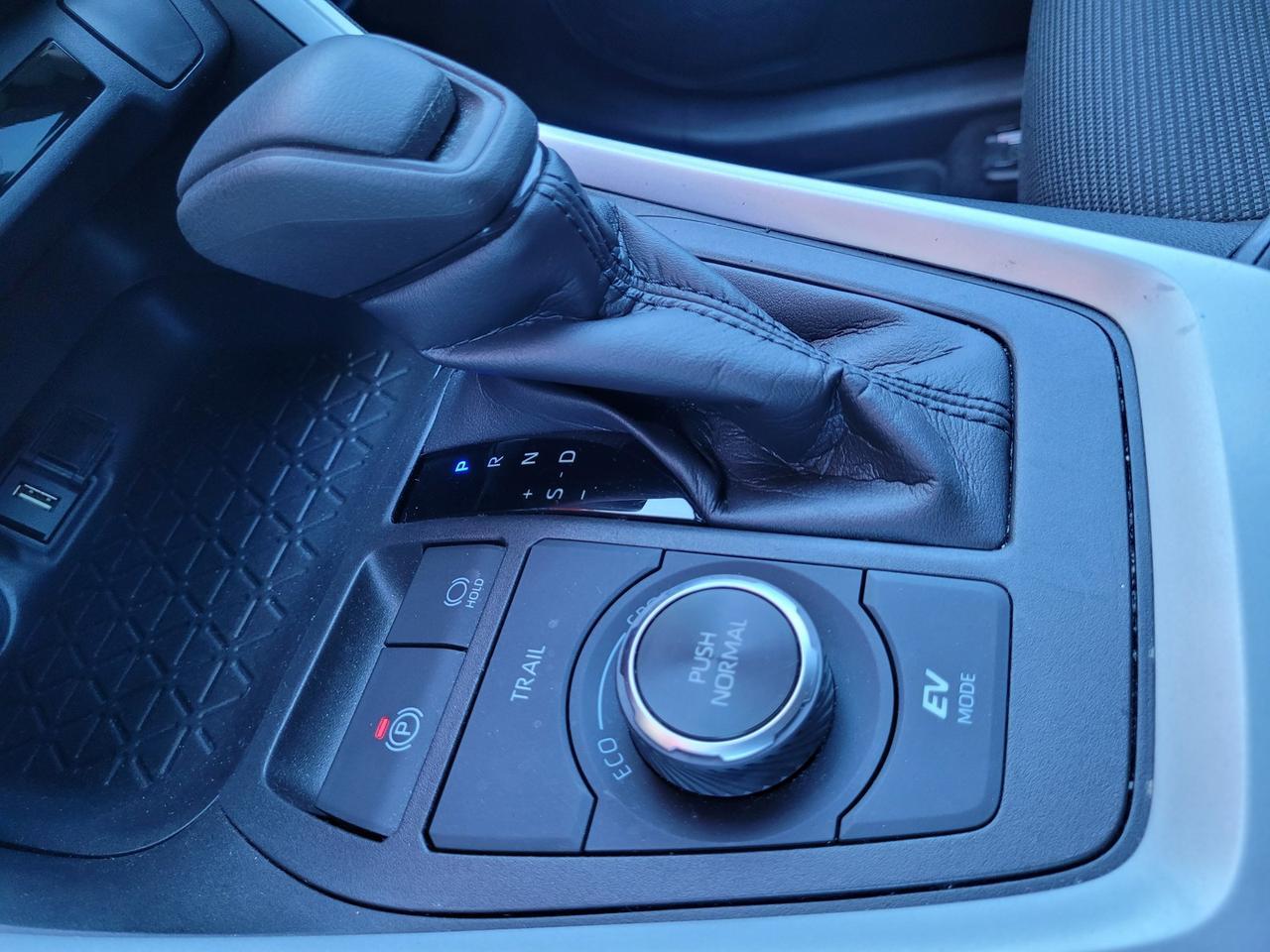 2022 Toyota RAV4 HYBRID LE Vacaville CA
