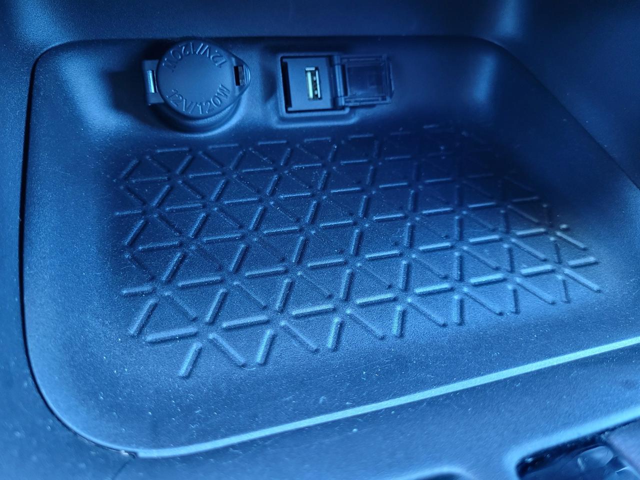 2022 Toyota RAV4 HYBRID LE Vacaville CA