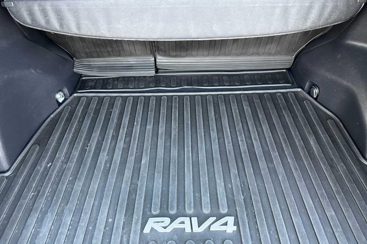 2022 Toyota RAV4 Hybrid LE Roseville CA