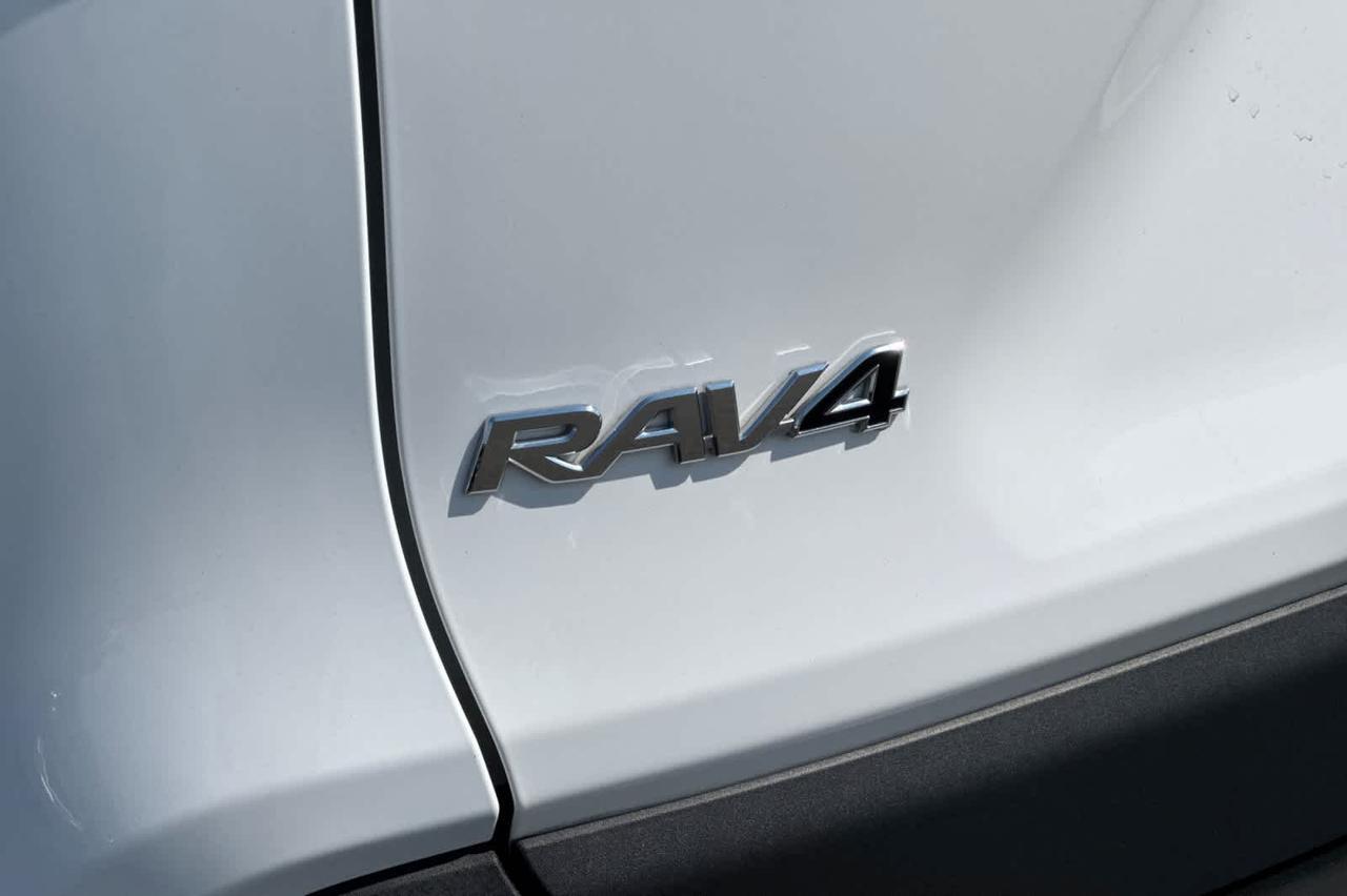 2022 Toyota RAV4 Hybrid LE Roseville CA