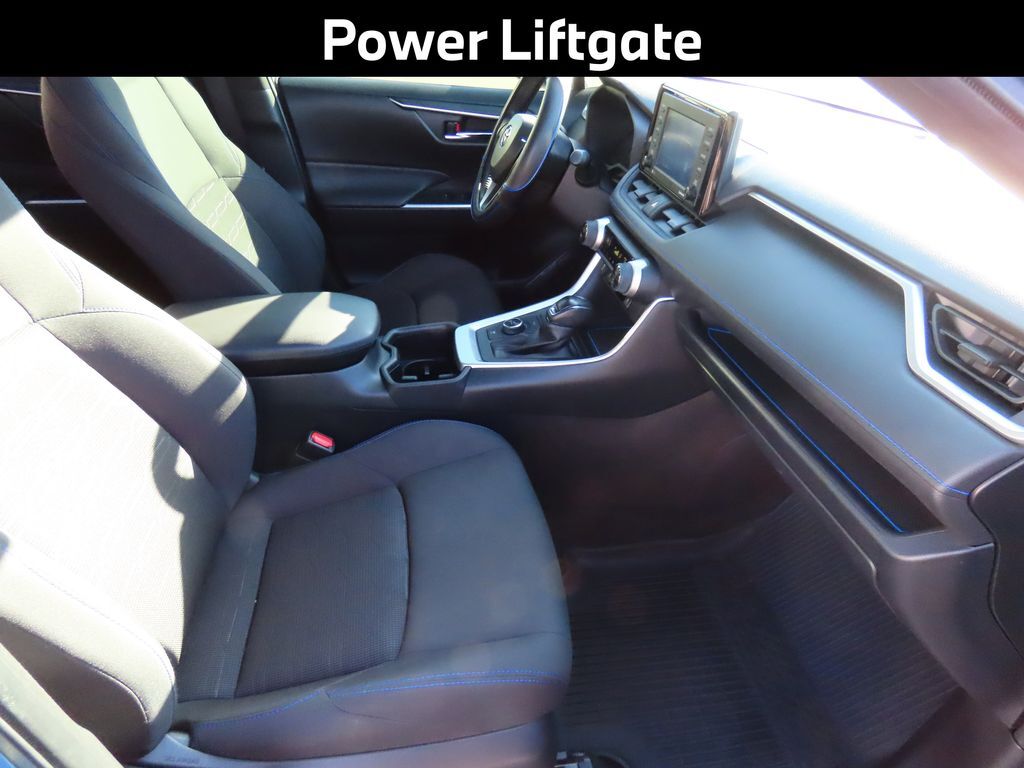 2022 Toyota RAV4 Hybrid SE