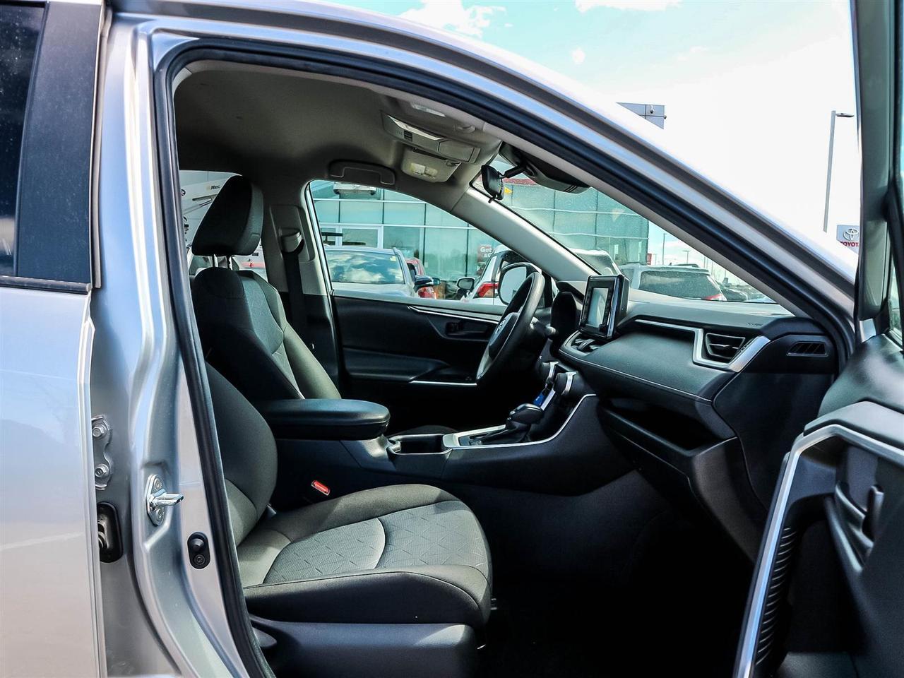 2022 Toyota RAV4 LE Mississauga ON