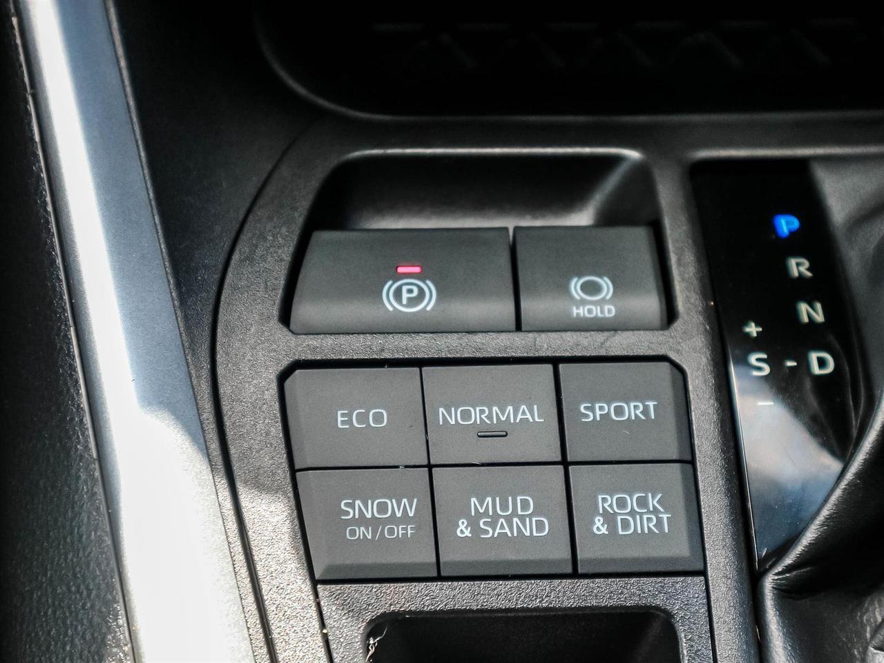 2022 Toyota RAV4 LE Mississauga ON