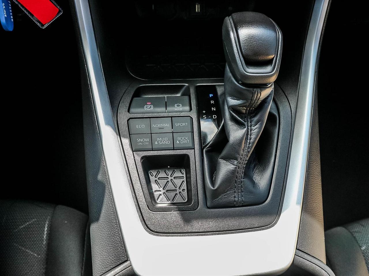 2022 Toyota RAV4 LE Mississauga ON