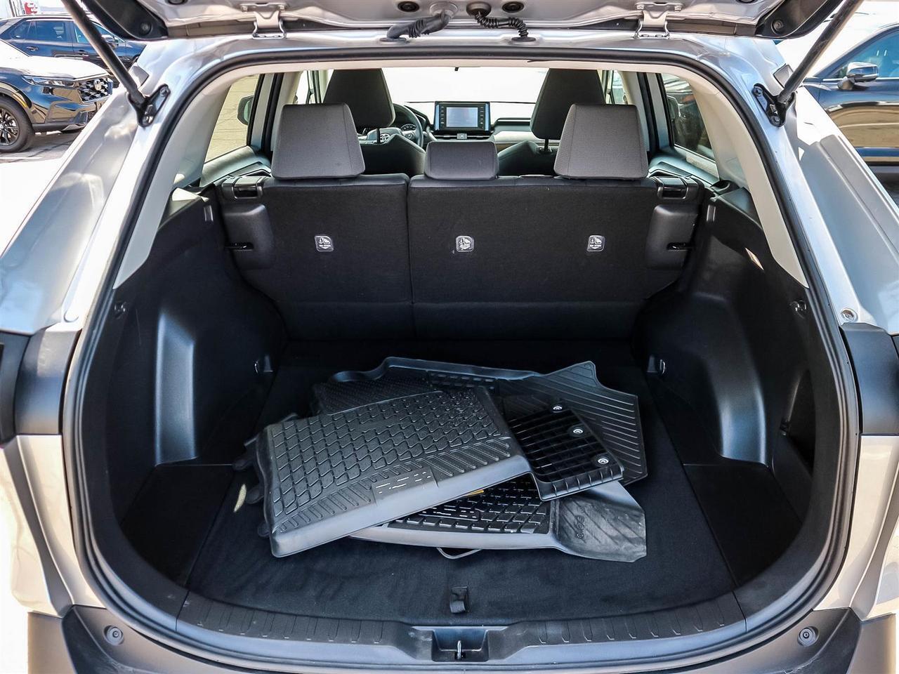 2022 Toyota RAV4 LE Mississauga ON