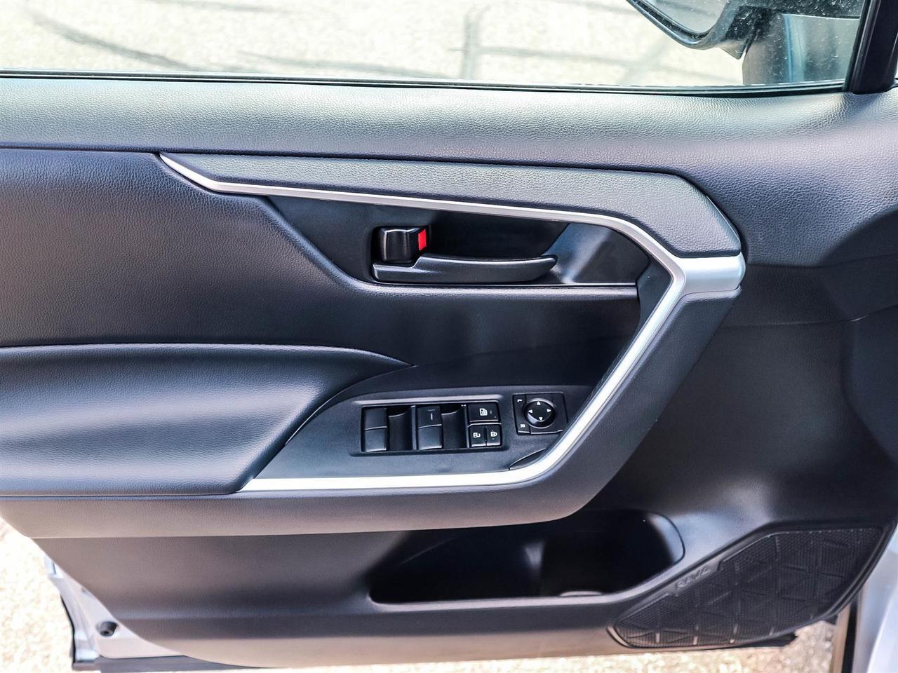 2022 Toyota RAV4 LE Mississauga ON