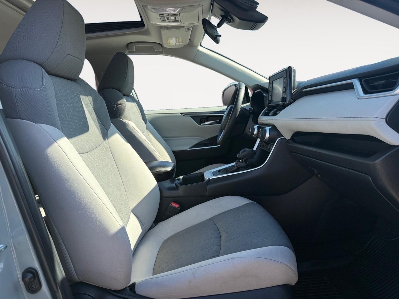 2022 Toyota RAV4 XLE, HEATED SEATS, SUNROOF, APPLE CARPLAY/ANDROID AUTO, BACKUP CAMERA, POWER MIRRORS, BLIND SPOT ALERT, KEYLESS START, POWER LIFTGATE, CLEAN CARFAX, ONLY 1 OWNER, THIS TOYOTA IS SURE TO GET YOU WHERE YOU NEED TO BE! Norfolk VA 2022 Toyota RAV4 XLE, HEATED SEATS, SUNROOF, APPLE CARPLAY/ANDROID AUTO, BACKUP CAMERA, POWER MIRRORS, BLIND SPOT ALERT, KEYLESS START, POWER LIFTGATE, CLEAN CARFAX, ONLY 1 OWNER, THIS TOYOTA IS SURE TO GET YOU WHERE YOU NEED TO BE! Norfolk VA