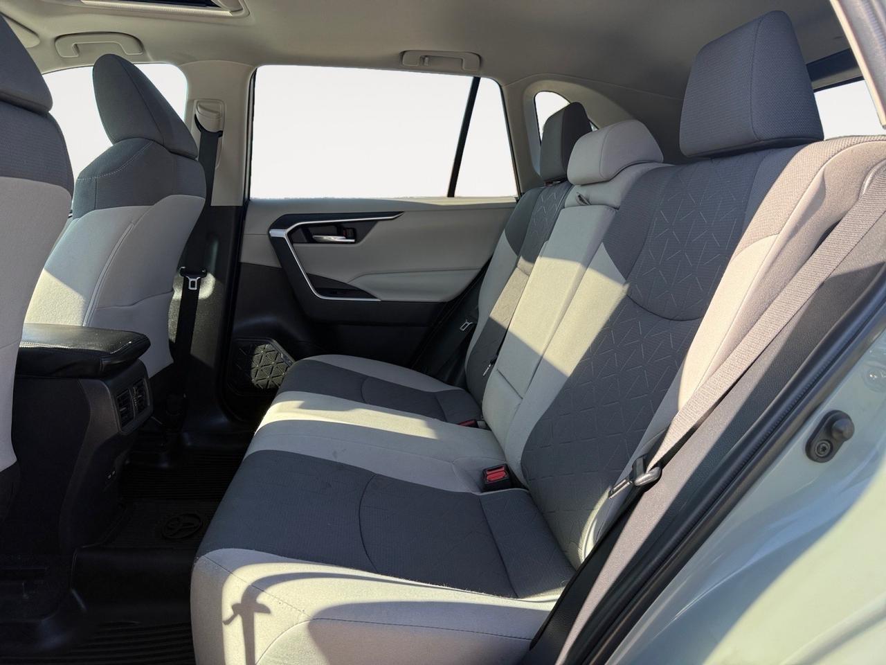 2022 Toyota RAV4 XLE, HEATED SEATS, SUNROOF, APPLE CARPLAY/ANDROID AUTO, BACKUP CAMERA, POWER MIRRORS, BLIND SPOT ALERT, KEYLESS START, POWER LIFTGATE, CLEAN CARFAX, ONLY 1 OWNER, THIS TOYOTA IS SURE TO GET YOU WHERE YOU NEED TO BE! Norfolk VA 2022 Toyota RAV4 XLE, HEATED SEATS, SUNROOF, APPLE CARPLAY/ANDROID AUTO, BACKUP CAMERA, POWER MIRRORS, BLIND SPOT ALERT, KEYLESS START, POWER LIFTGATE, CLEAN CARFAX, ONLY 1 OWNER, THIS TOYOTA IS SURE TO GET YOU WHERE YOU NEED TO BE! Norfolk VA