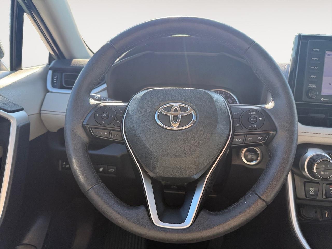 2022 Toyota RAV4 XLE, HEATED SEATS, SUNROOF, APPLE CARPLAY/ANDROID AUTO, BACKUP CAMERA, POWER MIRRORS, BLIND SPOT ALERT, KEYLESS START, POWER LIFTGATE, CLEAN CARFAX, ONLY 1 OWNER, THIS TOYOTA IS SURE TO GET YOU WHERE YOU NEED TO BE! Norfolk VA 2022 Toyota RAV4 XLE, HEATED SEATS, SUNROOF, APPLE CARPLAY/ANDROID AUTO, BACKUP CAMERA, POWER MIRRORS, BLIND SPOT ALERT, KEYLESS START, POWER LIFTGATE, CLEAN CARFAX, ONLY 1 OWNER, THIS TOYOTA IS SURE TO GET YOU WHERE YOU NEED TO BE! Norfolk VA