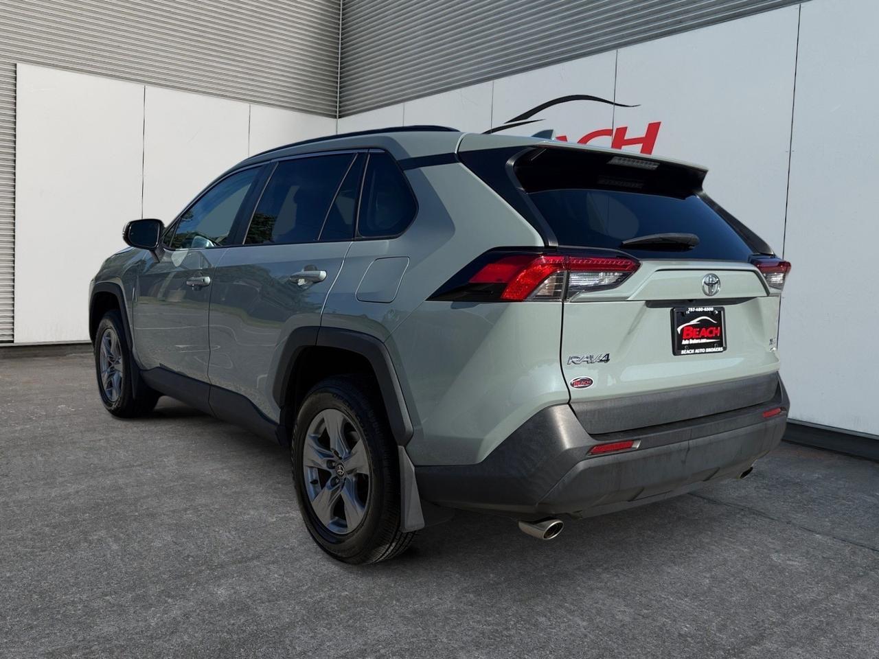2022 Toyota RAV4 XLE, HEATED SEATS, SUNROOF, APPLE CARPLAY/ANDROID AUTO, BACKUP CAMERA, POWER MIRRORS, BLIND SPOT ALERT, KEYLESS START, POWER LIFTGATE, CLEAN CARFAX, ONLY 1 OWNER, THIS TOYOTA IS SURE TO GET YOU WHERE YOU NEED TO BE! Norfolk VA 2022 Toyota RAV4 XLE, HEATED SEATS, SUNROOF, APPLE CARPLAY/ANDROID AUTO, BACKUP CAMERA, POWER MIRRORS, BLIND SPOT ALERT, KEYLESS START, POWER LIFTGATE, CLEAN CARFAX, ONLY 1 OWNER, THIS TOYOTA IS SURE TO GET YOU WHERE YOU NEED TO BE! Norfolk VA
