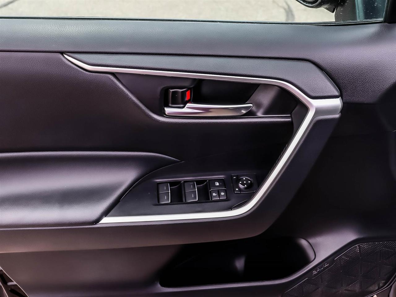 2022 Toyota RAV4 XLE Mississauga ON