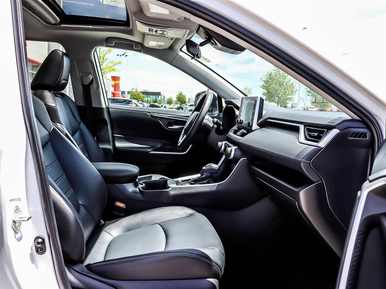 2022 Toyota RAV4 XLE Mississauga ON