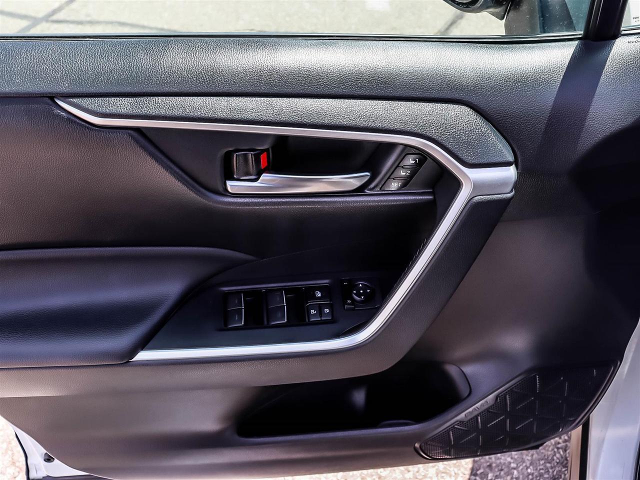 2022 Toyota RAV4 XLE Mississauga ON