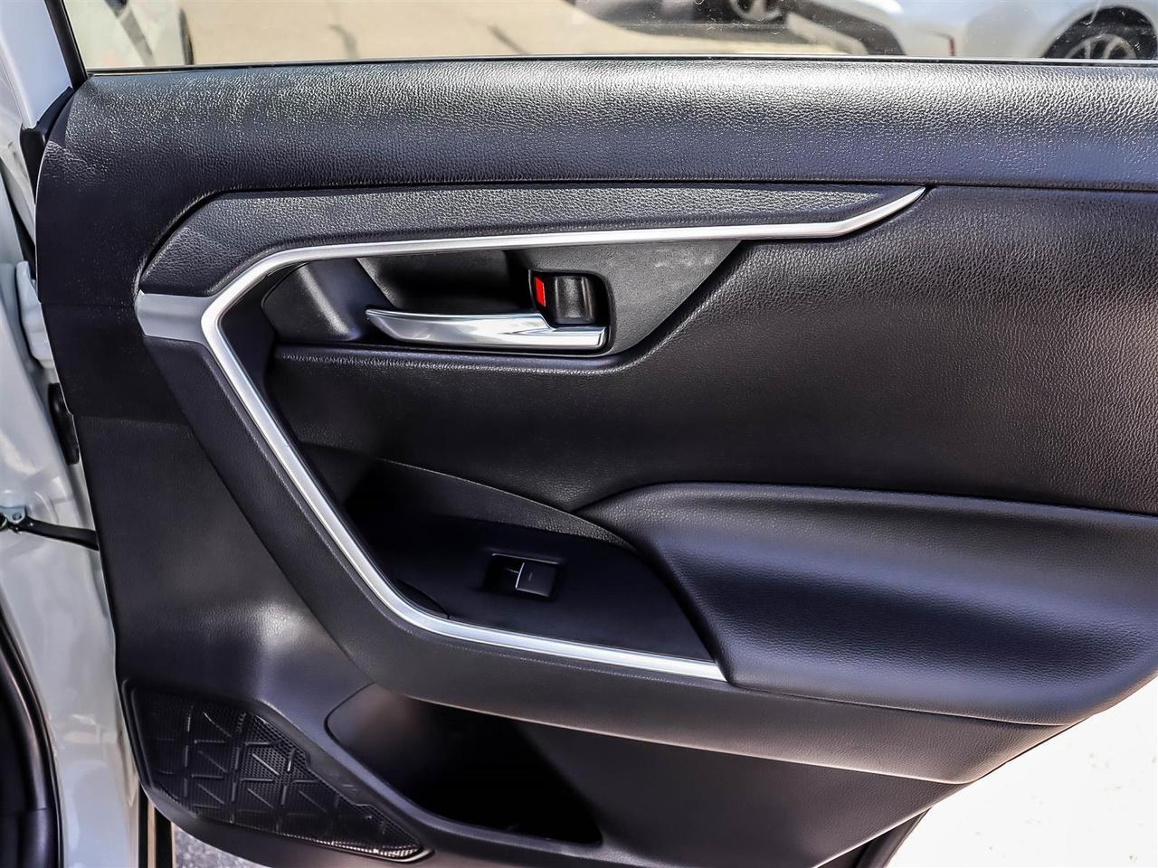 2022 Toyota RAV4 XLE Mississauga ON