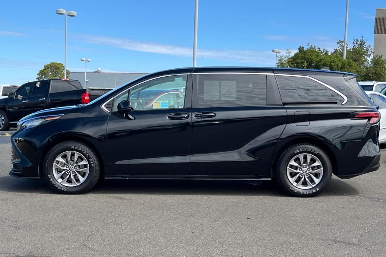 2022 Toyota Sienna LE Roseville CA