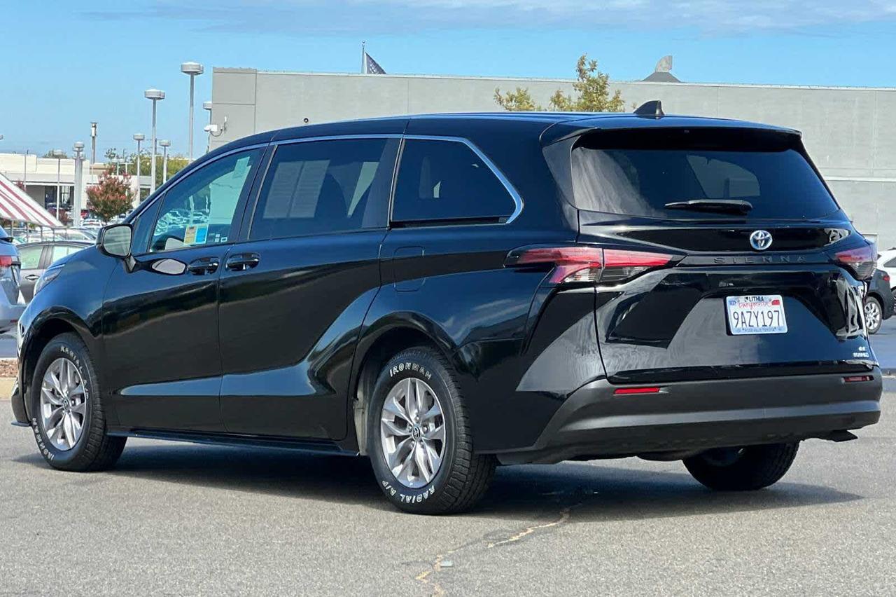 2022 Toyota Sienna LE Roseville CA