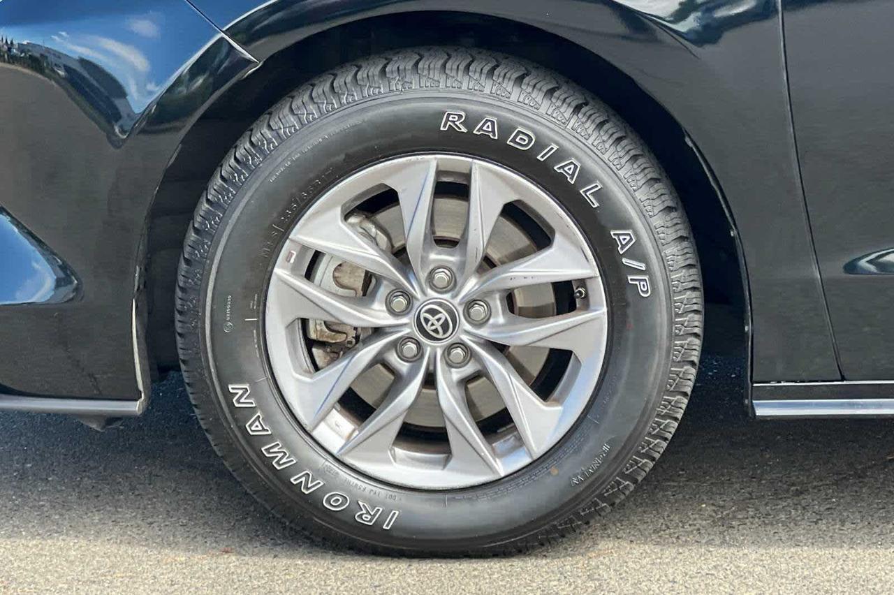 2022 Toyota Sienna LE Roseville CA