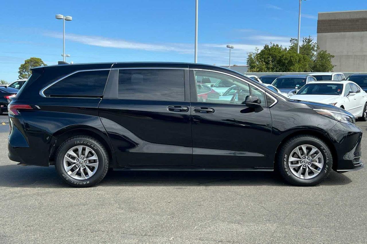 2022 Toyota Sienna LE Roseville CA