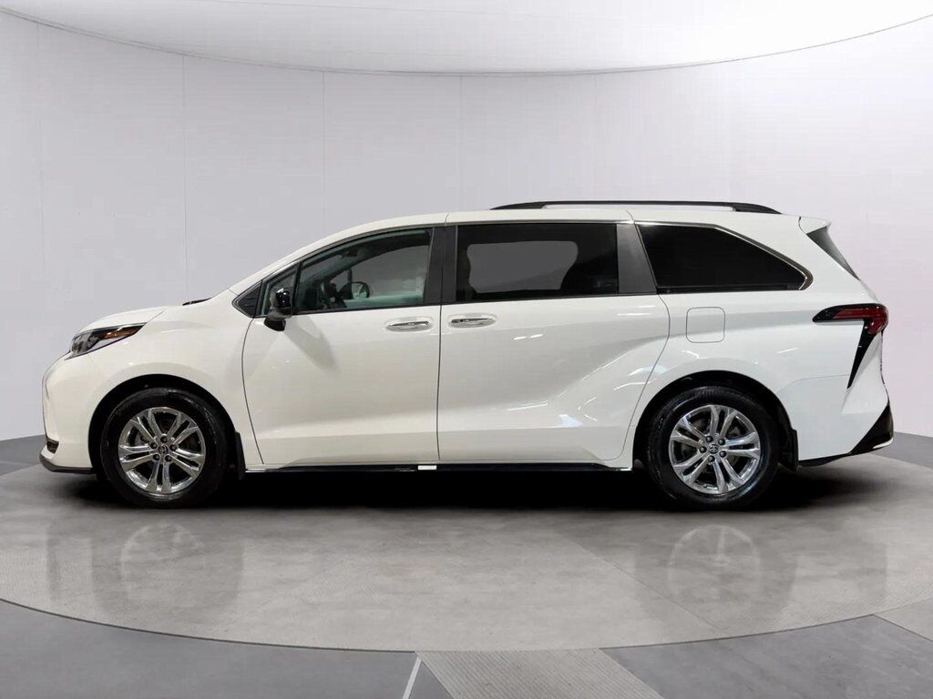 2022 Toyota Sienna Limited San Clemente CA