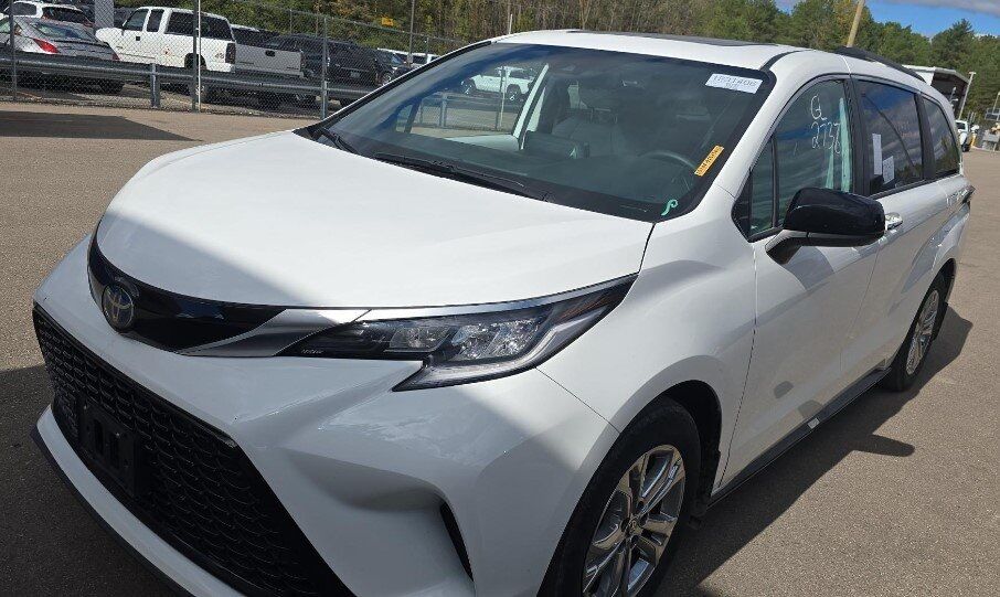 2022 Toyota Sienna Limited San Clemente CA