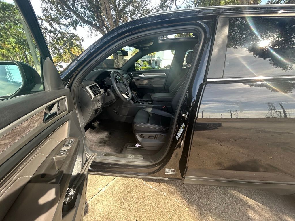 2022 Volkswagen Atlas Cross Sport 2.0T SE w/Technology Tampa FL
