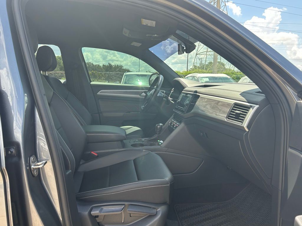 2022 Volkswagen Atlas Cross Sport 2.0T SE Tampa FL