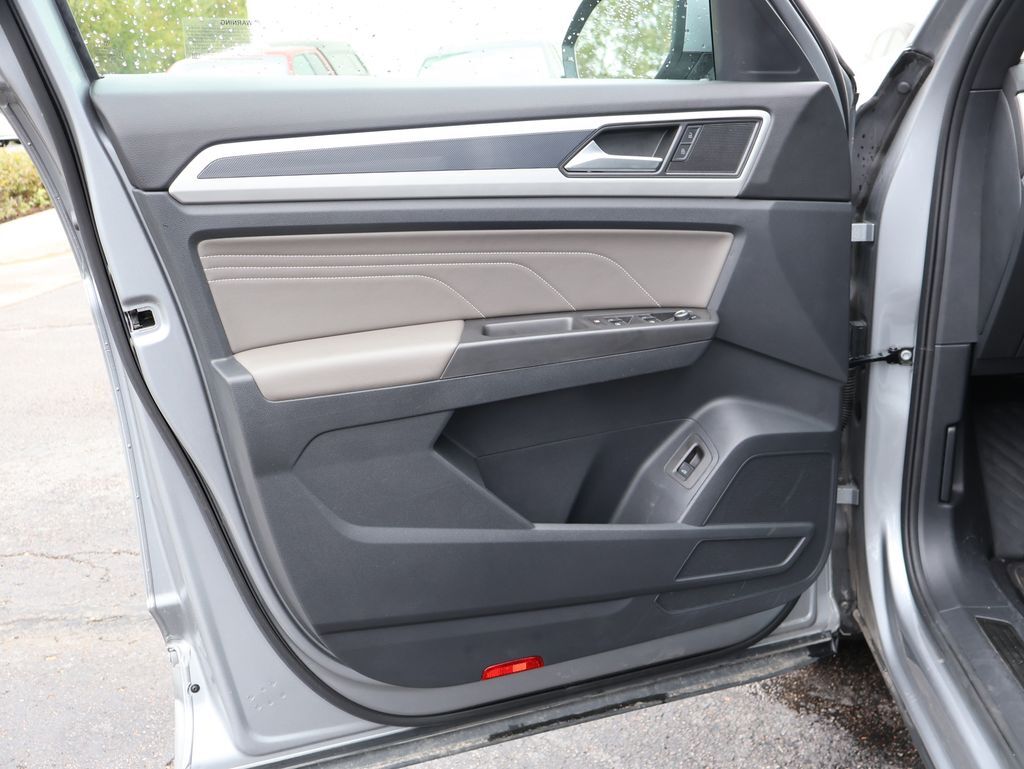 2022 Volkswagen Atlas Cross Sport 3.6L V6 SEL R-Line