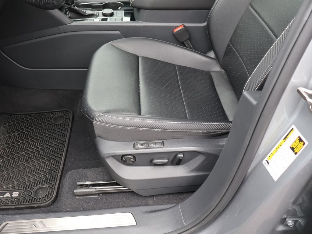 2022 Volkswagen Atlas Cross Sport 3.6L V6 SEL R-Line
