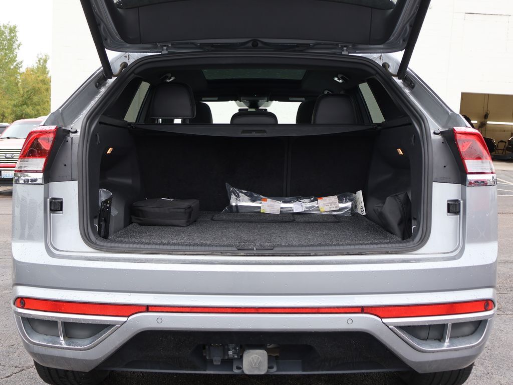 2022 Volkswagen Atlas Cross Sport 3.6L V6 SEL R-Line