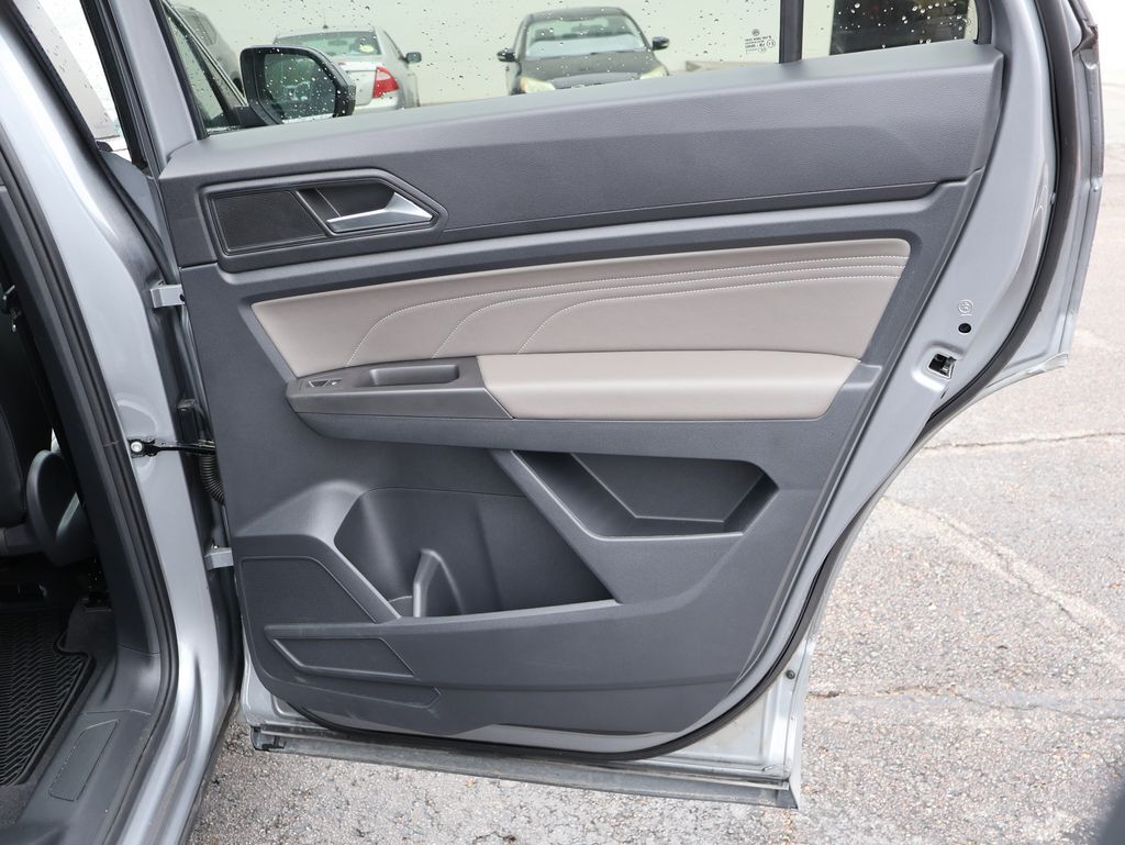 2022 Volkswagen Atlas Cross Sport 3.6L V6 SEL R-Line